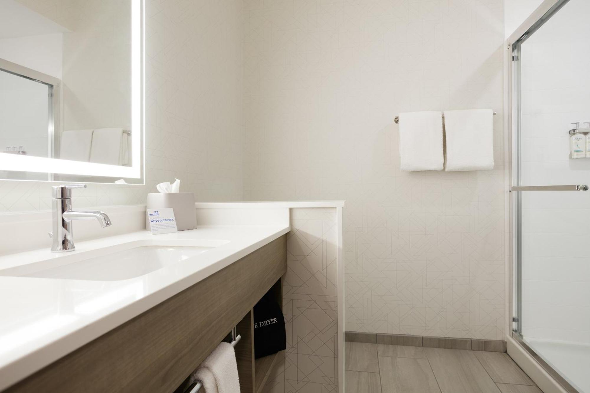 Holiday Inn Express Hotel And Suites Fort Worth/I-20 Ngoại thất bức ảnh