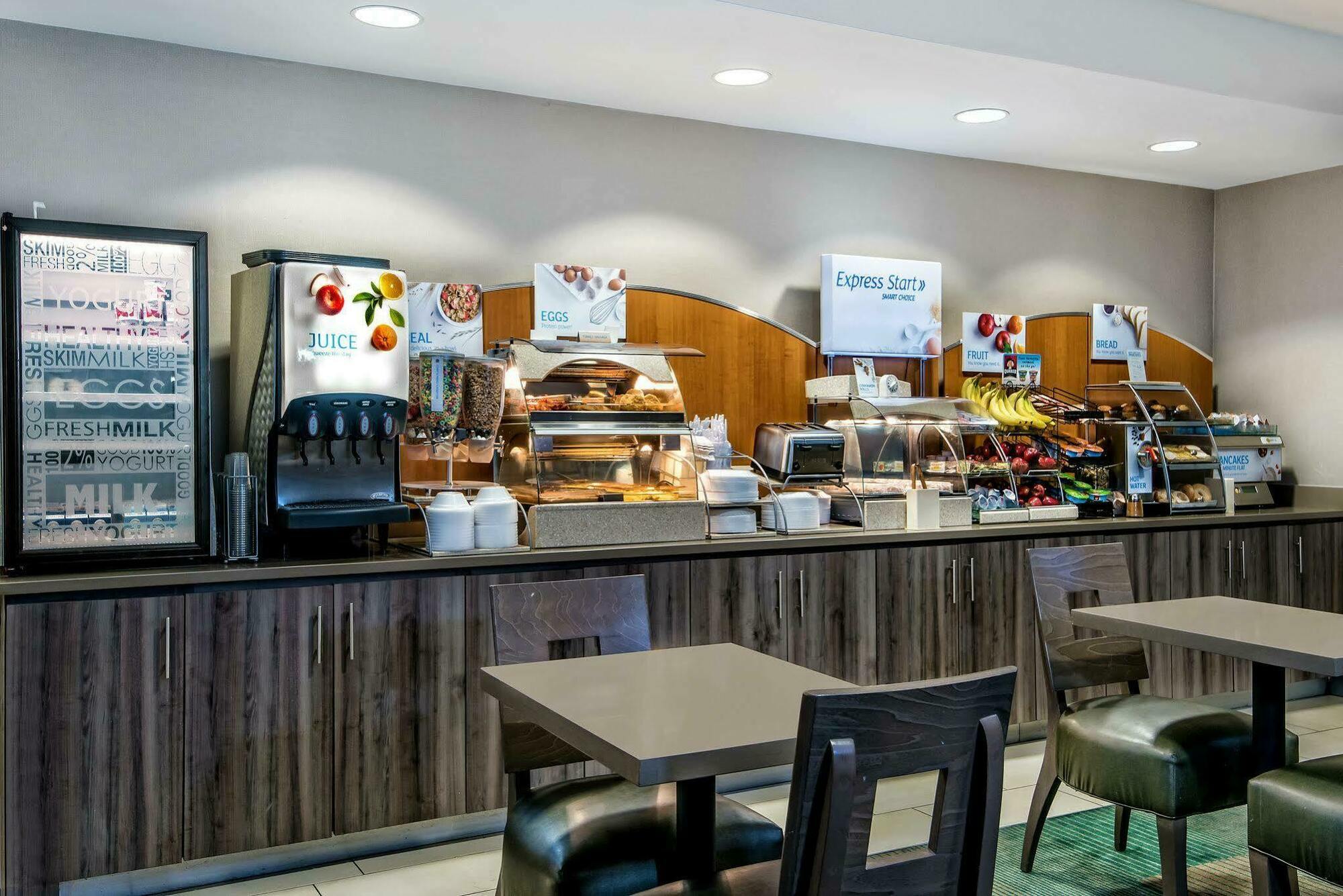 Holiday Inn Express Hotel And Suites Fort Worth/I-20 Ngoại thất bức ảnh
